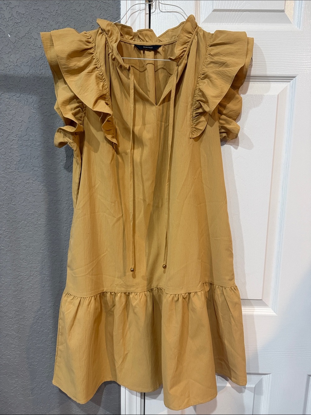 Women's Ruffle Sleeve V-Neck Midi Sundress Size Medium